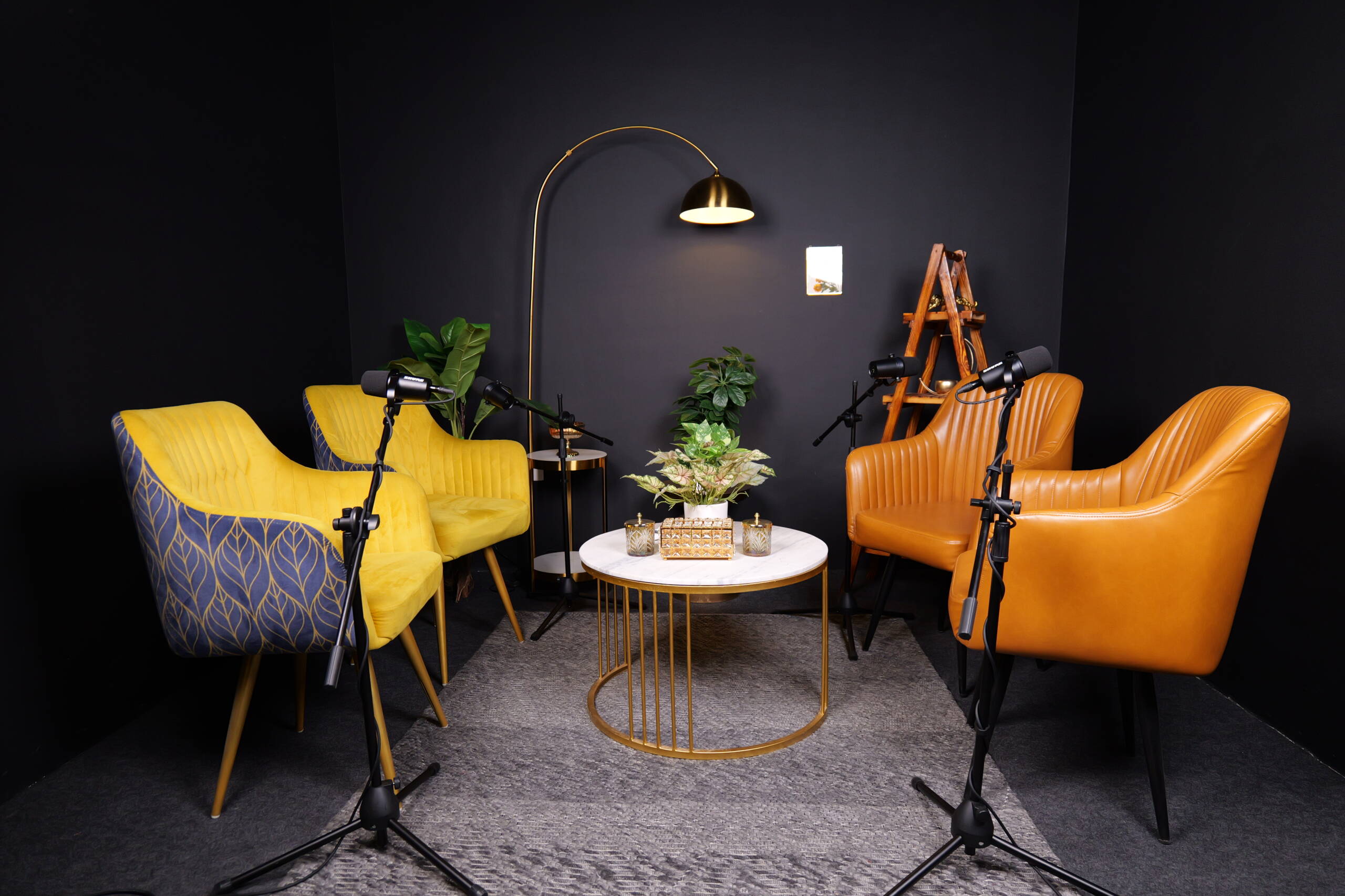 THE NIGHT BOX - BADA BOOM PODCAST STUDIO